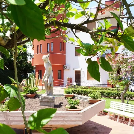 L'angolo Di Ines E Greta- Relax, Mare E Parcheggio Giardini Naxos