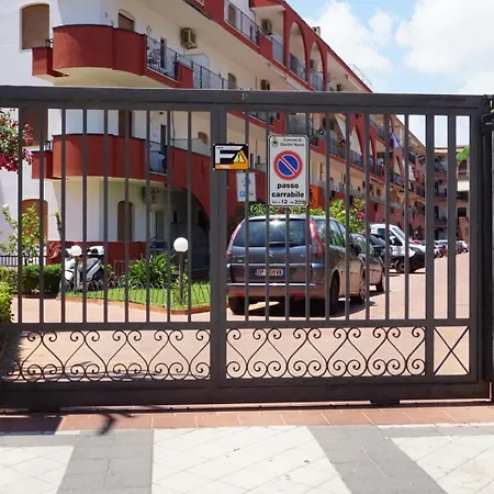 Apartamento L'angolo Di Ines E Greta- Relax, Mare E Parcheggio *