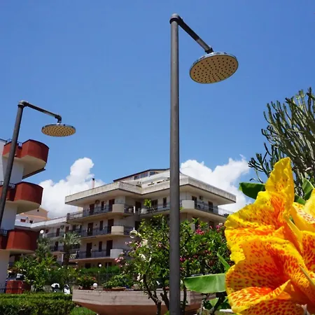 L'angolo Di Ines E Greta- Relax, Mare E Parcheggio * Giardini Naxos
